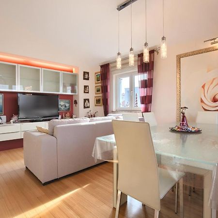 Ferienwohnung Tomisha Pjescana Uvala Exterior foto