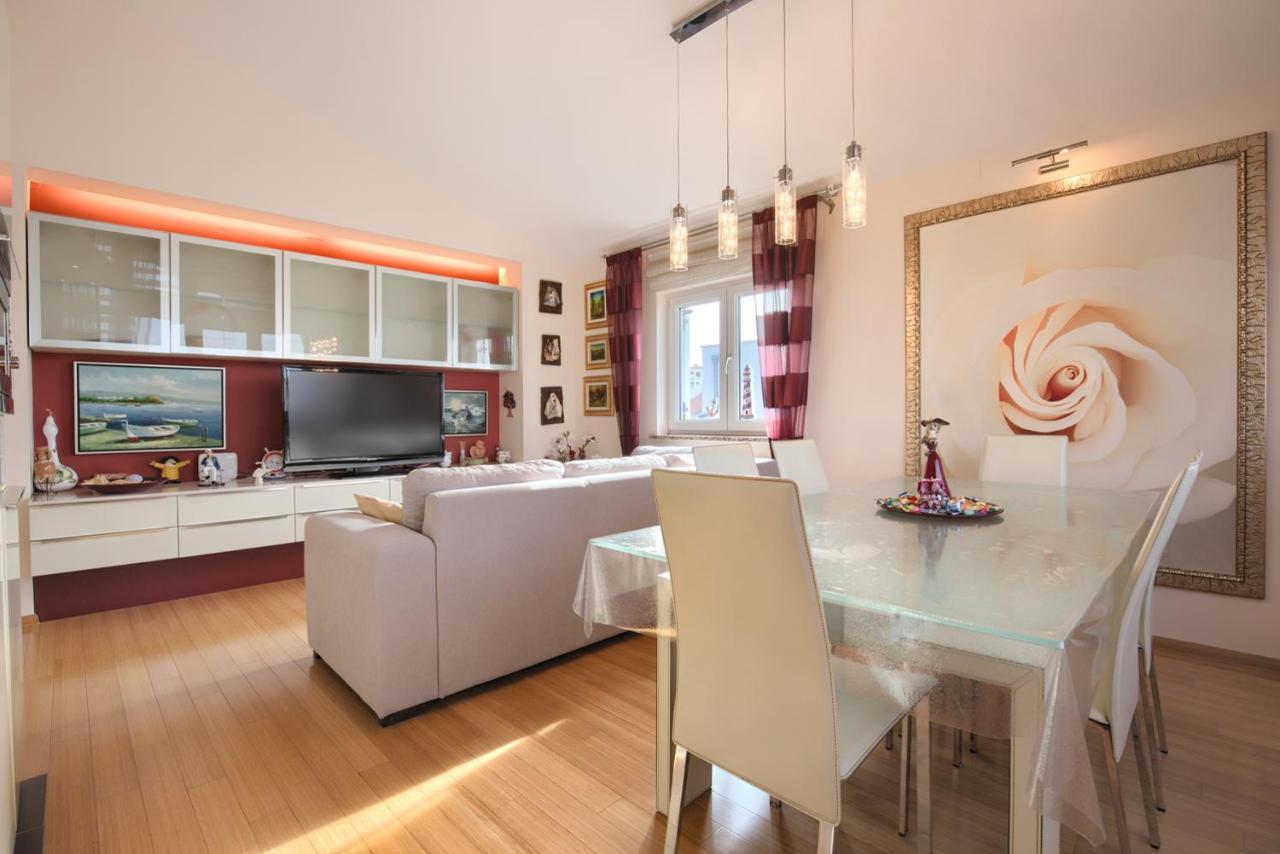 Ferienwohnung Tomisha Pjescana Uvala Exterior foto