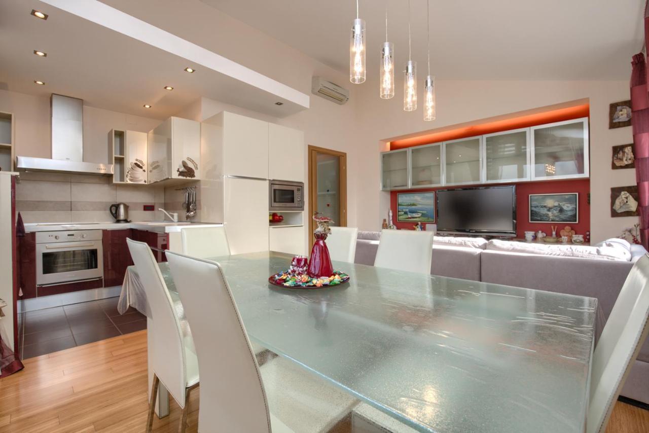 Ferienwohnung Tomisha Pjescana Uvala Exterior foto