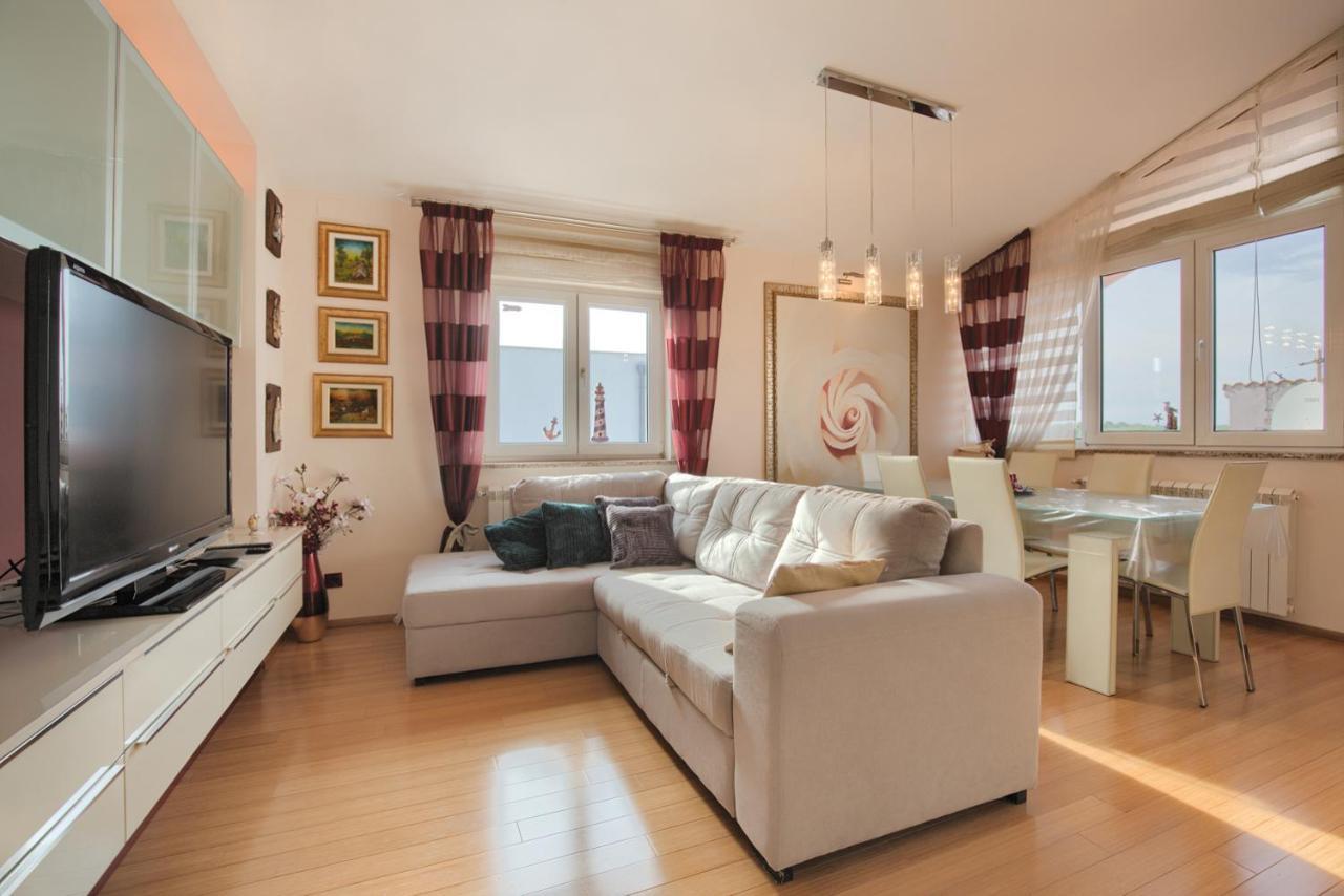 Ferienwohnung Tomisha Pjescana Uvala Exterior foto