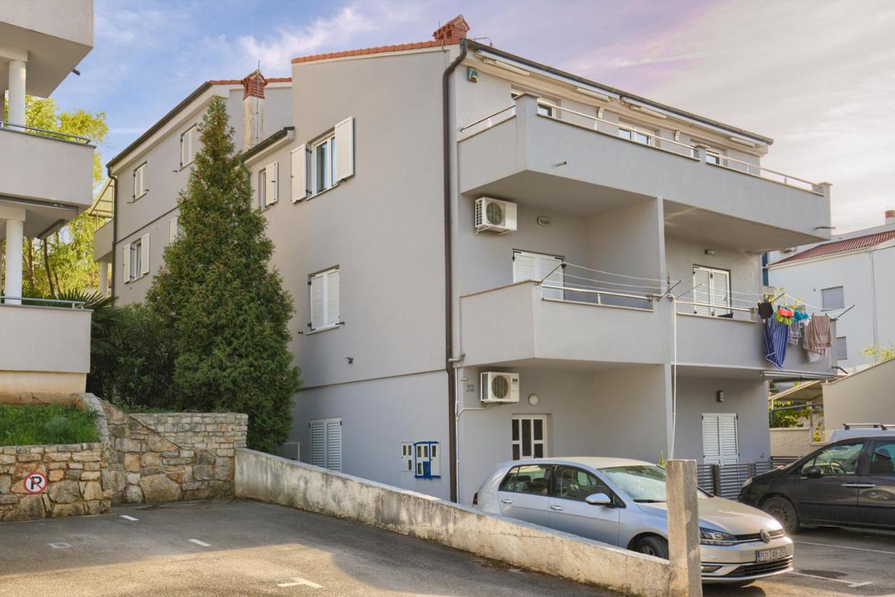 Ferienwohnung Tomisha Pjescana Uvala Exterior foto